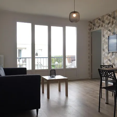 Appt 4 Avec Balcon, Spinelle *