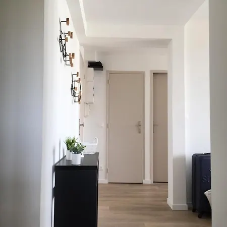 Appt 4 Avec Balcon, Spinelle Apartment Ifs
