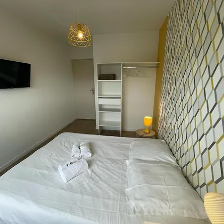 Appt 4 Avec Balcon, Spinelle Apartment *