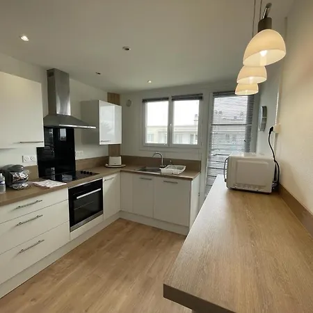 Appt 4 Avec Balcon, Spinelle Apartment *